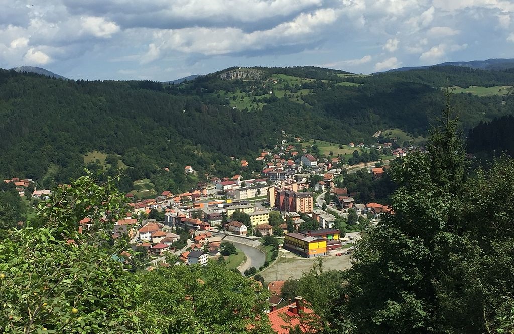 “Niz Olovo sitna kaldrmica…”